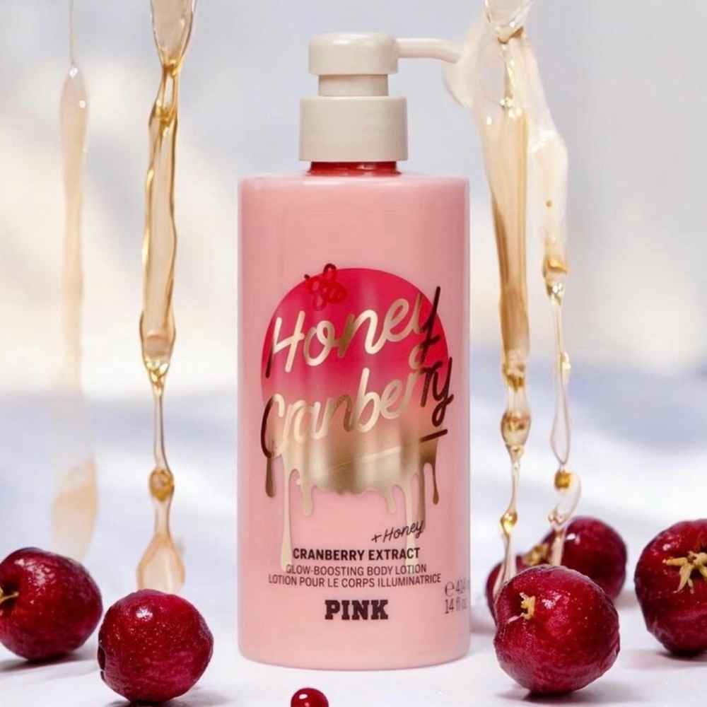 Victoria’s Secret PINK 
Honey Cranberry Glow-Boosting Body Lotion